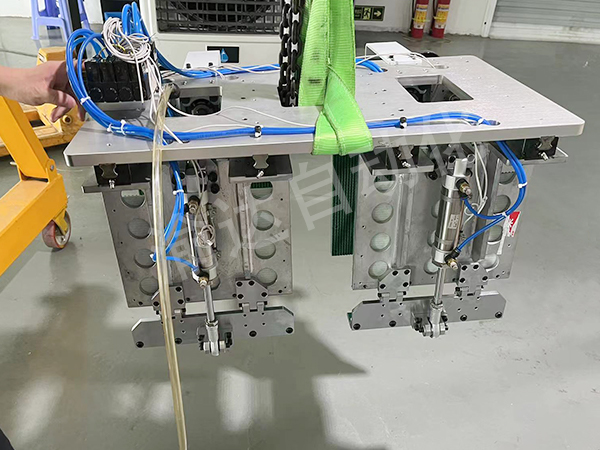 鋰電池組機器人夾具